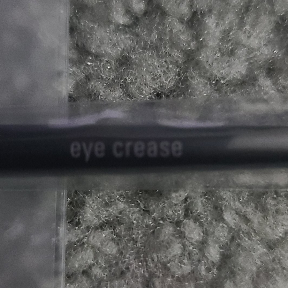🖌NEW NEVER USED Mary Kay Eye Crease Brush🖌 - Picture 2 of 3